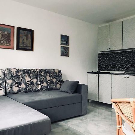 Apartmani Konjevic ヘルツェグ・ノヴィ エクステリア 写真
