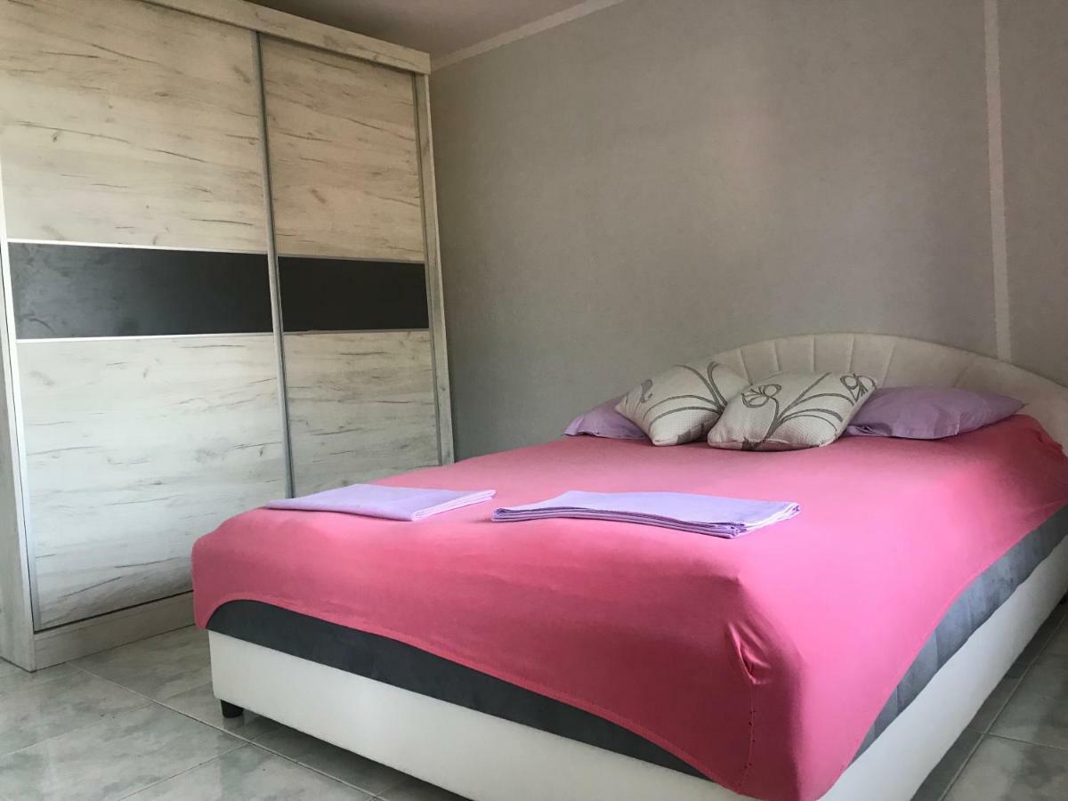 Apartmani Konjevic ヘルツェグ・ノヴィ エクステリア 写真