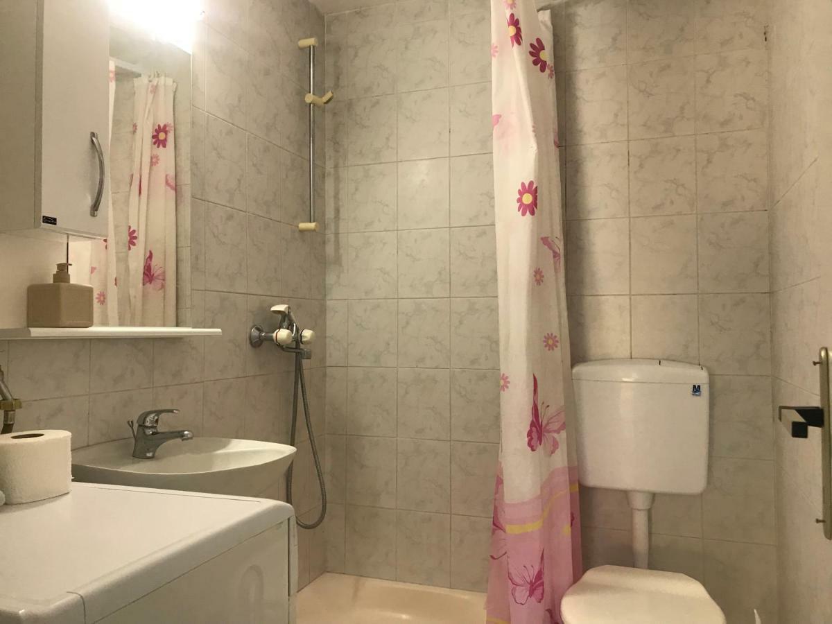 Apartmani Konjevic ヘルツェグ・ノヴィ エクステリア 写真