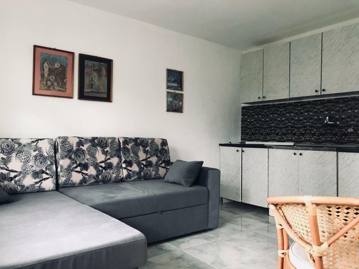 Apartmani Konjevic ヘルツェグ・ノヴィ エクステリア 写真